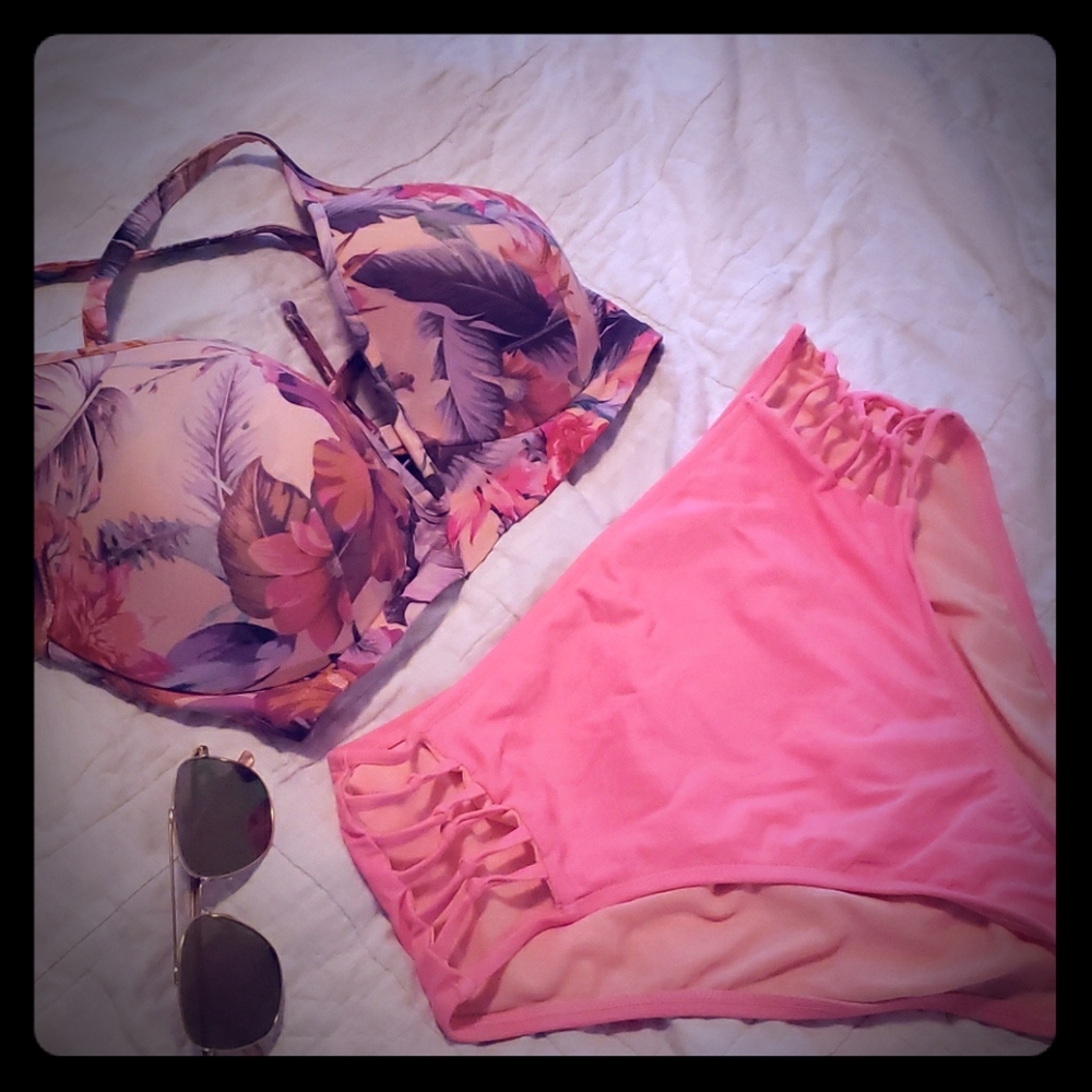 SHADE AND SHORE bathing suits